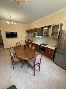 Посуточно и почасово 2 комнатная квартира Новострой Комфорт