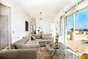 Vagioni Seaside Villa