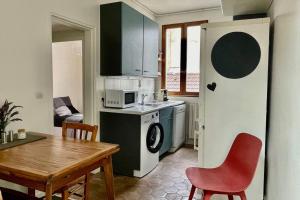 Bel appartement deux pas dHôtel de Ville-métro 11