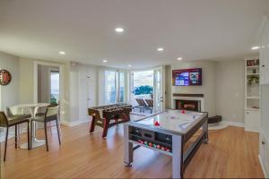 Ultimate Getaway: Spa Game Rooms Firepit Views