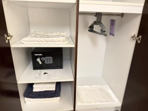 Burj Khalifa 1BR Pool Gym Sauna Dubai Mall