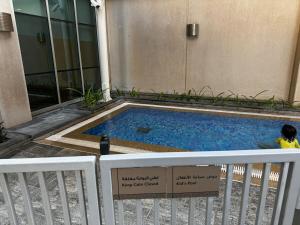 Burj Khalifa 1BR Pool Gym Sauna Dubai Mall