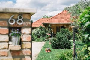 Toldi68 Apartmanház