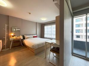 Spacious Studio Near BTS Kitchen & Washer