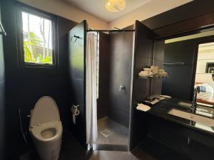 Pool Villa - 3 Bedroom- Walking to Bangtao Beach, Restaurants and Supermarkets