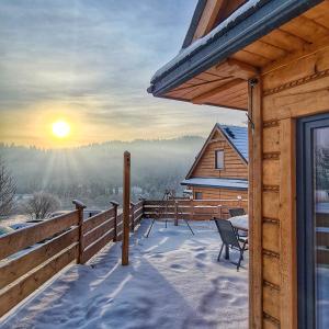 LK Osada Falsztyn domki z prywatną balią nieopodal jeziora Czorsztyńskiego i trasy Velo Czorsztyn