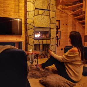 LK Osada Falsztyn domki z prywatną balią nieopodal jeziora Czorsztyńskiego i trasy Velo Czorsztyn