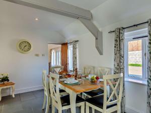 2 Bed in Hartland FIREB