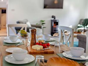 2 Bed in Hartland FIREB