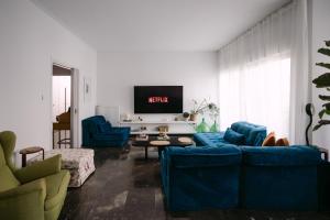 Unique 2BD 2BA Design Apt with airconditioning near Acropolis