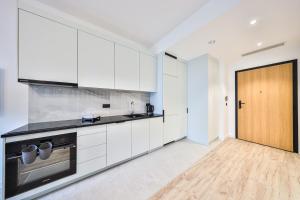 Prosta 69C I Towarowa Tower I Bezpłatny Garaż I By Perfect Apart