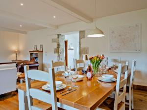 3 Bed in Melbury Abbas 48804