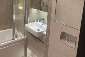 Cosy London Apartment near River Thames