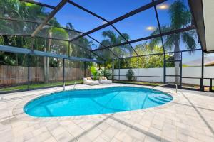 Sleeps 11 Pool Close to Anna Maria Beaches