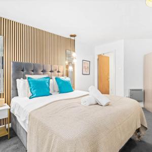 Two Bed Apartment - Sleep 4 - Private Parking - Wi-Fi 5BRW