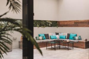 Luxury Apartment Moments from the Promenade