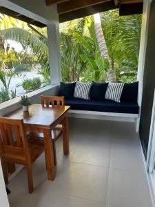 Weezies Ocean Front Hotel and Garden Cottages