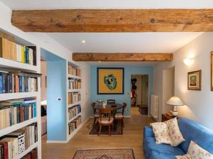 Pellicceria Charm Apartment