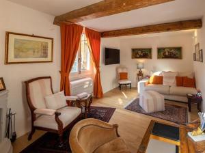 Pellicceria Charm Apartment