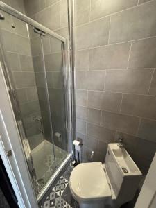 4-Bed - 3 En-Suites - Central Darlington