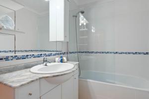 Casa Basta by Theka Services