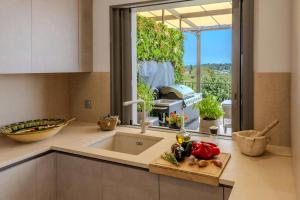 Villa With Pool In The Heart Of French Riviera