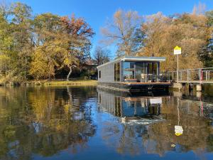 Haveltänzer - Exklusives Hausboot am Templiner See mit Sauna & Sonnendeck