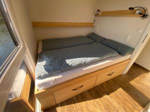 Haveltänzer - Exklusives Hausboot am Templiner See mit Sauna & Sonnendeck
