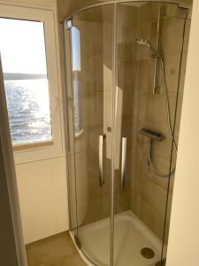 Haveltänzer - Exklusives Hausboot am Templiner See mit Sauna & Sonnendeck