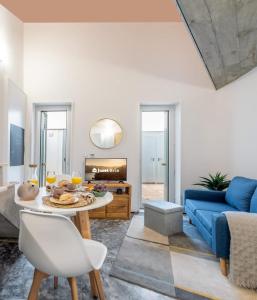 Quiet Colourful House by Host Wise