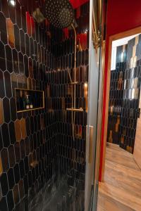 Suite Jacuzzi & Sauna - Or Norme By Le Douze - Paris