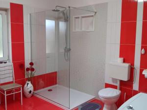 Holiday Home Cherry by Interhome