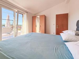 Apartment Ana-2 by Interhome