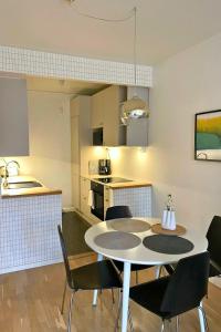 Stylish Central Apartment Helsinki near Eira Beach