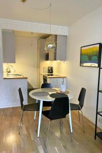 Stylish Central Apartment Helsinki near Eira Beach