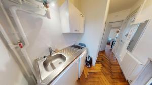 Charming beach apartement on Rue Frédéric Sauvage