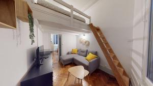 Charming beach apartement on Rue Frédéric Sauvage