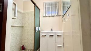 Walk to Market Square and Garden City! MacGregor