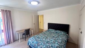 Walk to Market Square and Garden City! MacGregor