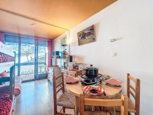 Studio Cosmos-7 by Interhome