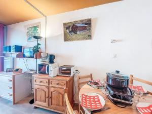 Studio Cosmos-7 by Interhome