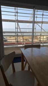 Apartment with balcony on the seafront