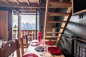 Slow Chalet MtBlanc Soleil Ski-inout Nice View Balcony Elevator Parking