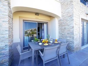 Apartment Pine Hills Esmeralda by Interhome