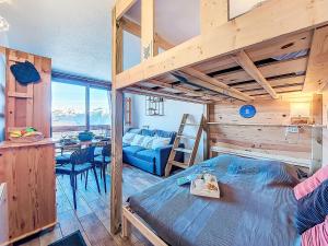 Studio Soyouz Vanguard-100 by Interhome