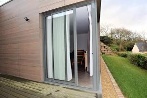 Maison neuve de plain-pied avec WIFI classée 3 étoiles à Trégastel Ref 466