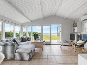 Holiday Home Dimo - 20m from the sea by Interhome