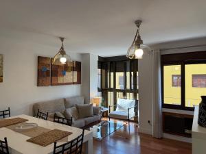 Apartamento en Luis Montoto, Nervión. Céntrico