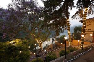 lake & woods-a boutique lakeview property