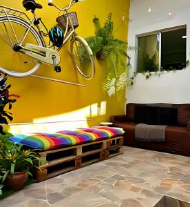 Casa perto do Metrô, USP ,Acadepol e Bucareste